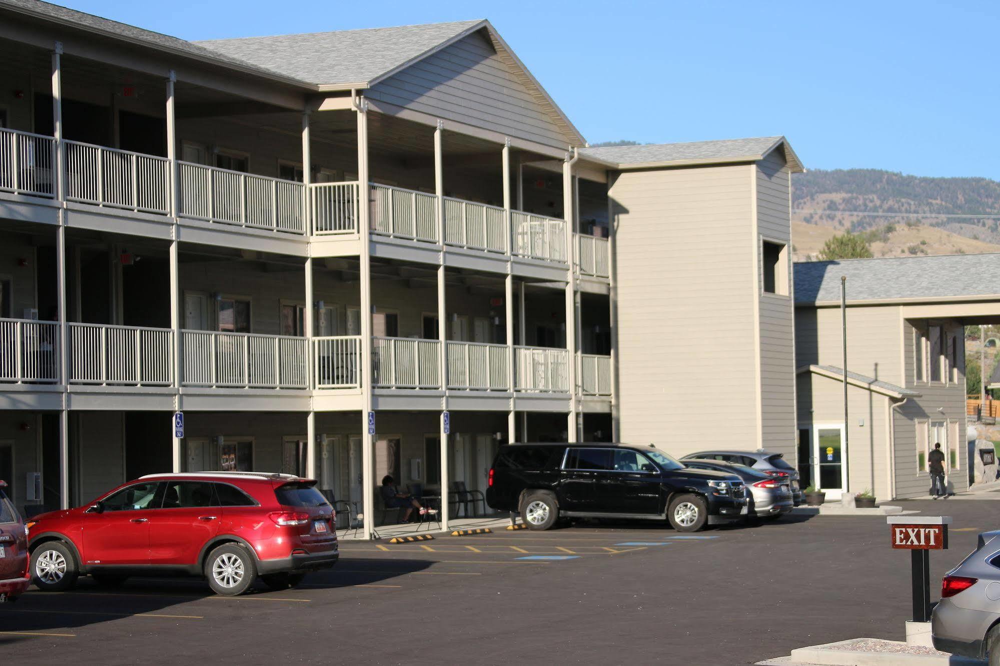 Yellowstone Big Rock Inn การ์ดีเนอร์ ภายนอก รูปภาพ